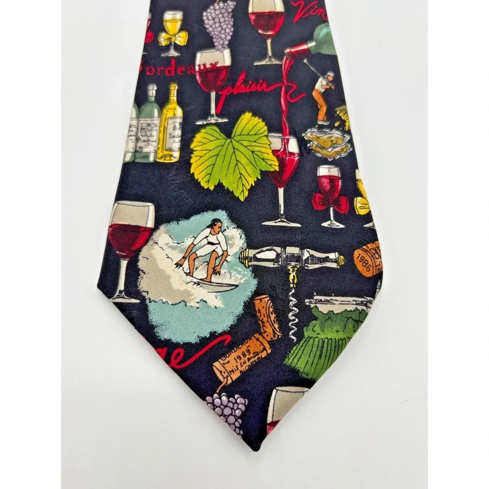 Vintage Nicole Miller IE 100% Silk Wine Novelty Tie Black Vineyard Made in Italy